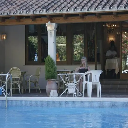 Gaya Hotel 3*